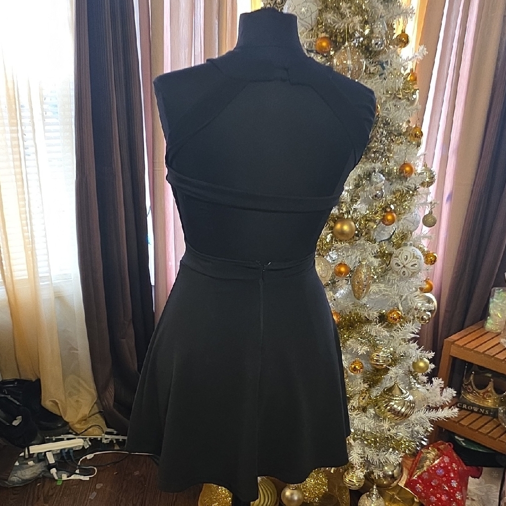 Elegant Black Mini Dress - Picture 9 of 16